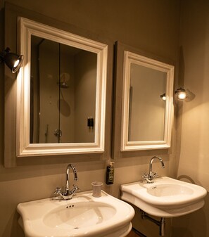 Deluxe Double Room | Bathroom - Il duomo suites (Pietrasanta)