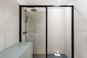 Shower, hair dryer, towels - GuestReady - Exquisite stay in Matosinhos (Matosinhos)