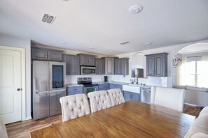 Microwave, oven, stovetop, dishwasher - Welcome to this Gorgeous, Renovated Home in Highly Desirable Chaffee Crossing (Barling)