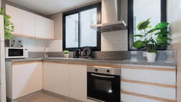 House, City View | Dapur peribadi | Ketuhar gelombang mikro, ketuhar, dapur