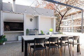 Maison, vue ville | Coin séjour