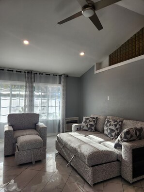 Smart-TV, peis, fotballspill og bøker