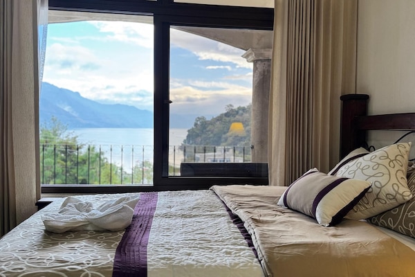 Double Room | Down comforters, laptop workspace, free WiFi