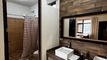 Double Room | Bathroom