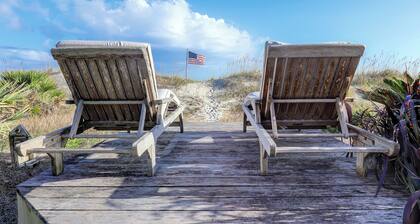 Beachfront Ocean Dream on the Sand