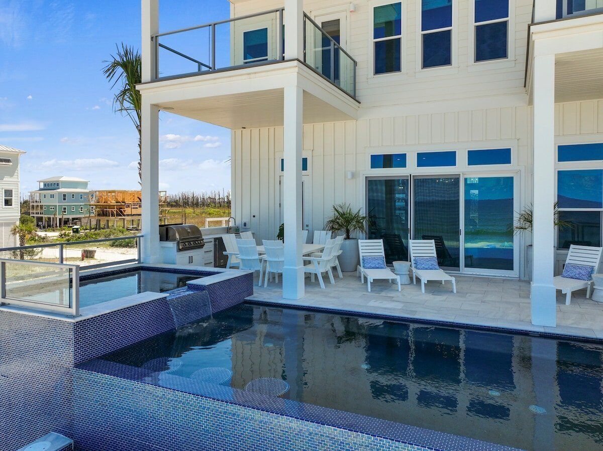 Lämmitetty uima-allas