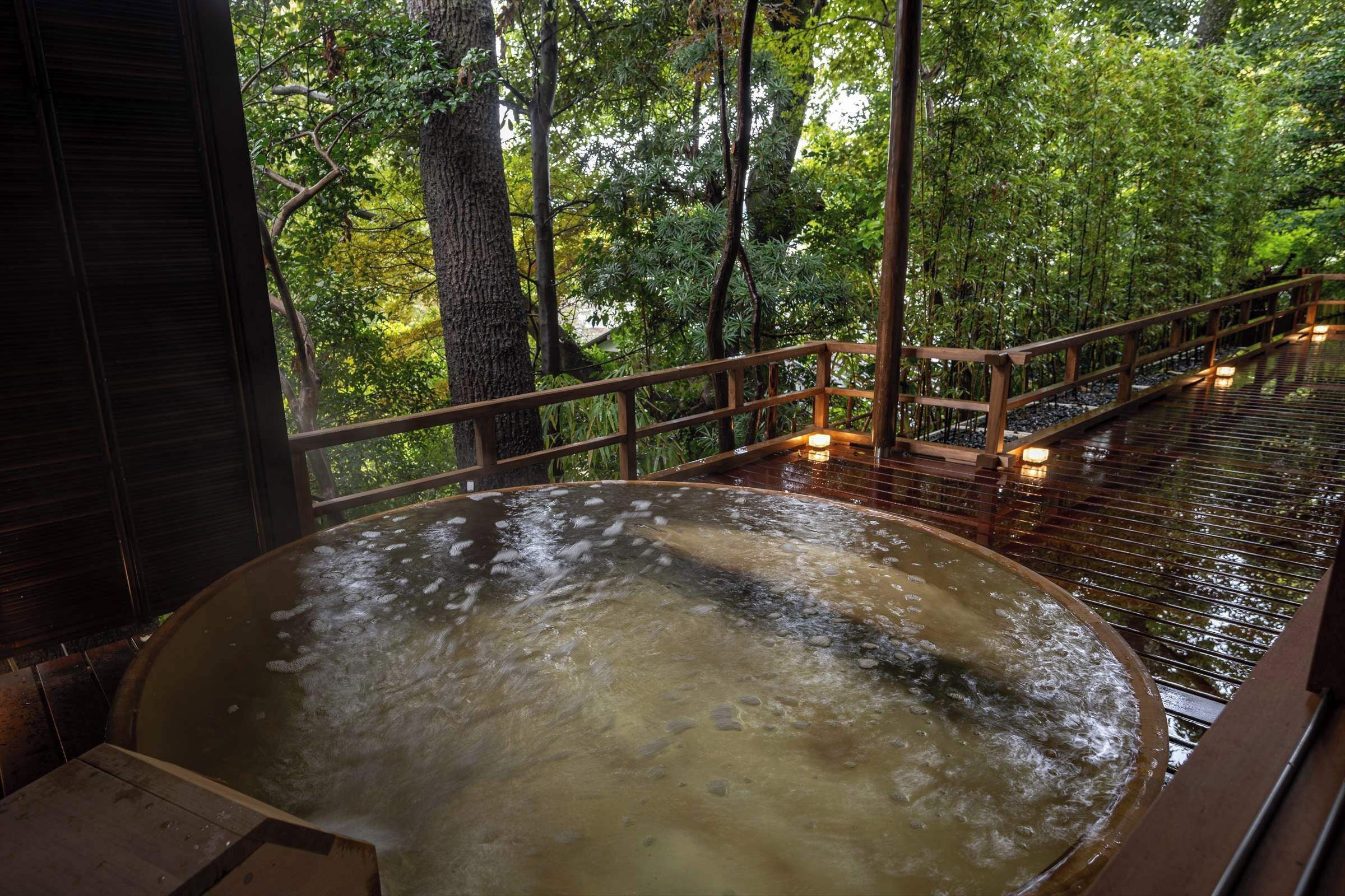 مغطس سبا خارجي