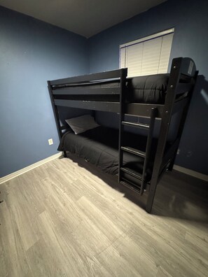 3 Schlafzimmer, Bügeleisen/Bügelbrett, WLAN, Bettwäsche