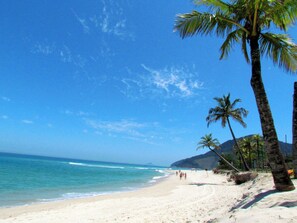 Beach nearby - Jacuzzi Privativa com AC em Maresias (São Sebastião)