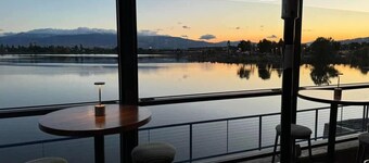 Amazing Water View w Jacuzzi Sky Lounge