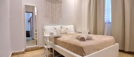 3 bedrooms, iron/ironing board, free WiFi, bed sheets