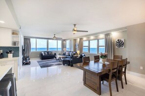 Living area - Luxury Ocean Front Condo on Beach, Full Ocean View (Fort Lauderdale)