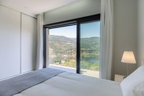 Vil·la | 3 dormitoris, planxa i posts de planxar i wifi gratuïta 