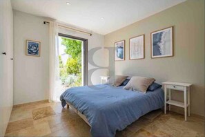 3 bedrooms, iron/ironing board, WiFi, bed sheets - House at the foot of the Alpilles (Saint-Rémy-de-Provence)