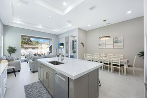 Interior - New! Peaceful Paradise - Heated, Saltwater Pool/Spa! 1 mi from Beach (Naples)