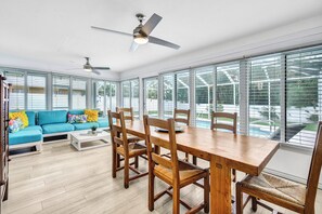 Dining - Summer Fall Sale! Beach Daze-Heated Pool-Walk to Beach-Pickleball close! (Naples)