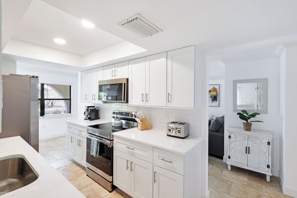 Fridge, microwave, oven, stovetop - NEW! Sea La Vie - Pickleball close-Walk to Beach-Heated Pool-Monthly Discount! (Naples)