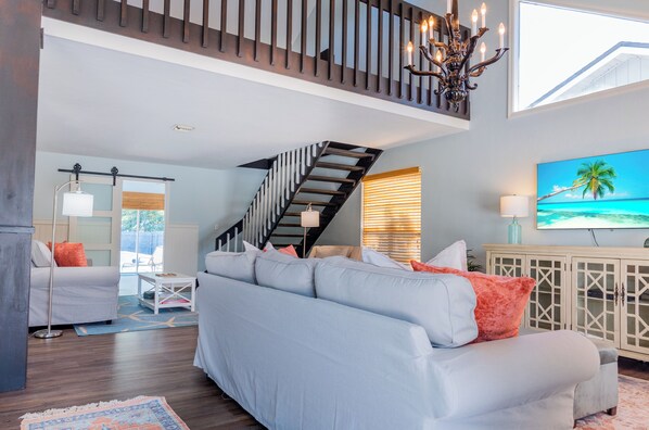 Smart TV, table tennis