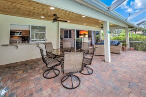 屋外ダイニングエリア