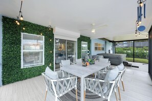 تناول الطعام بالخارج