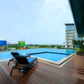 Outdoor pool - Bella Suite Bacolod (Bacolod)