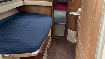 1 bedroom, bed sheets