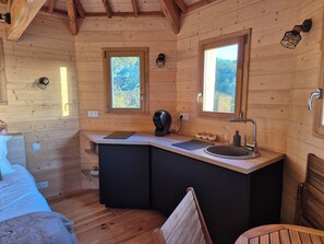 1 bedroom, bed sheets - Nids en Perigord, cabane perchée avec Spa à 10min de Sarlat (Saint-Genies)