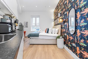 In-room safe, desk, iron/ironing board, travel crib - Cute & Compact—Petite Studio with Style! (London)