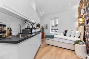 In-room safe, desk, iron/ironing board, travel crib - Cute & Compact—Petite Studio with Style! (London)