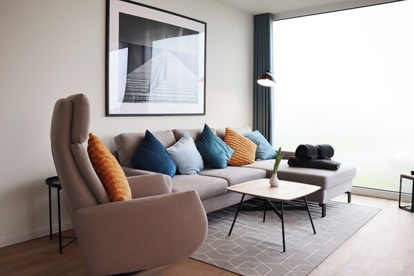 Télévision, livres, chaîne hi-fi