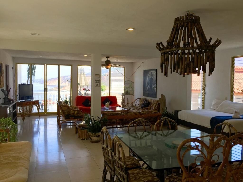 Family Villa | Free WiFi, bed sheets