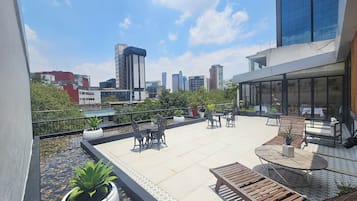 Deluxe-studiosuite - balkon | Terrasse/gårdhave