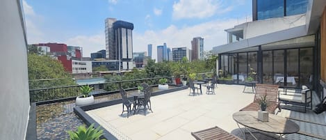 Suite estudio Deluxe, balcón | Terraza o patio