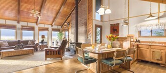 *Aspen Pointe*Waterfront Cabin on Henry`s Lake