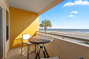 Outdoor dining - Beachfront | Pool | Hot Tub (Galveston)
