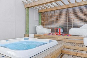 Indoor spa tub - Beachfront | Pool | Hot Tub (Galveston)