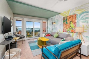 Smart TV, books - Beachfront | Pool | Hot Tub (Galveston)