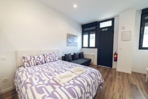 Iron/ironing board, free WiFi, bed sheets