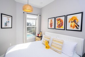 4 habitaciones, tabla de planchar con plancha, cuna de viaje y wifi