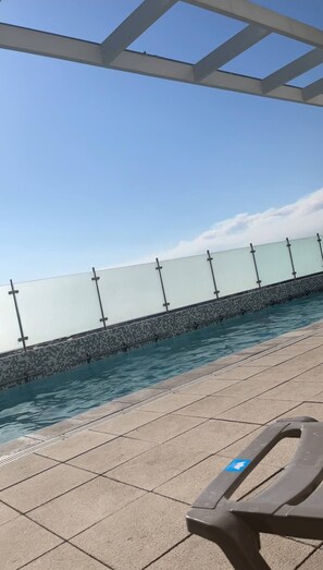 室外游泳池