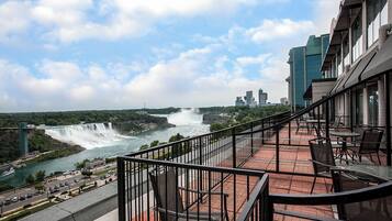 In-room safe, laptop workspace, blackout curtains, iron/ironing board