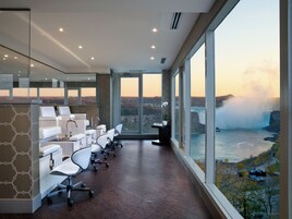 Sauna, body treatments, hydrotherapy, aromatherapy, hot stone massages