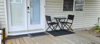 Awesome Guest suite @ Calgary NW for exclusive private relaxation