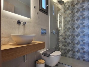 Séchoir à cheveux, serviettes fournies