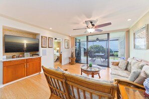 Fernseher, DVD-Player, Stereoanlage, Arbeitsbereiche