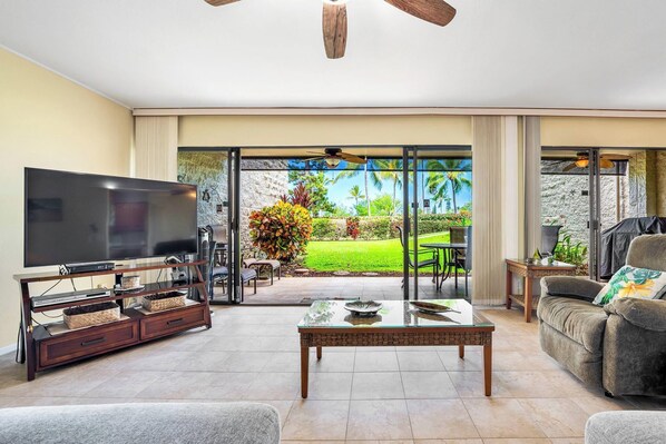 TV, offices - Keauhou Punahele | Private Lanai w/ Grill (Kailua Kona)