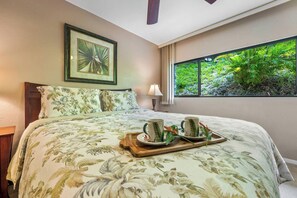 2 bedrooms, iron/ironing board, WiFi, bed sheets - Keauhou Punahele | Private Lanai w/ Grill (Kailua Kona)
