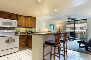 Fridge, microwave, oven, stovetop - White Sands Village 214 – Modern Condo for 4 w/ Enviable Ocean Views! (Kailua Kona)