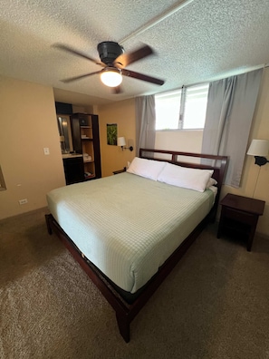 1 bedroom, desk, iron/ironing board, WiFi