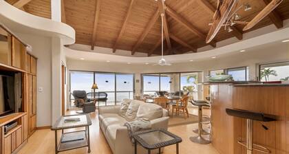 Kona Wa'a Paradise Getaway